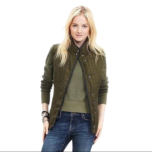 Banana Republic Jackets & Blazers - Banana Republic Field Quilted Vest XS